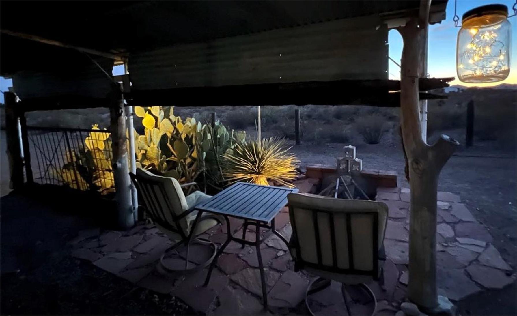 Hole In The Wall Getaway - Usa Mexico Border Bed And Breakfast Columbus Ngoại thất bức ảnh