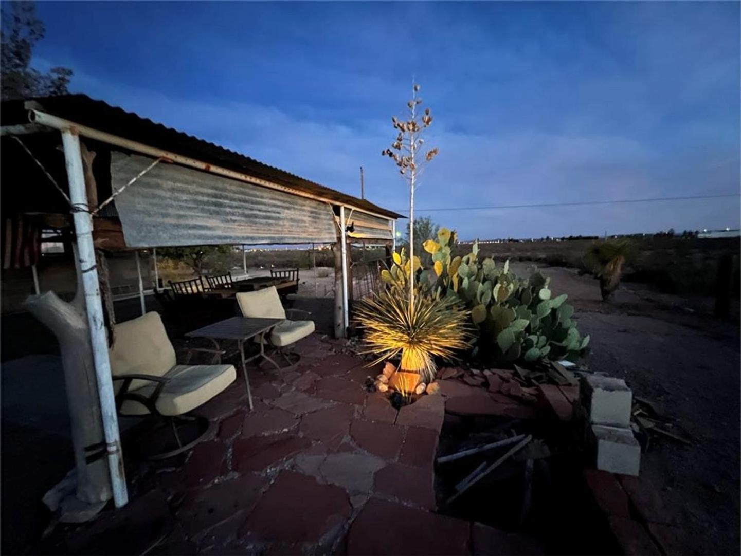 Hole In The Wall Getaway - Usa Mexico Border Bed And Breakfast Columbus Ngoại thất bức ảnh